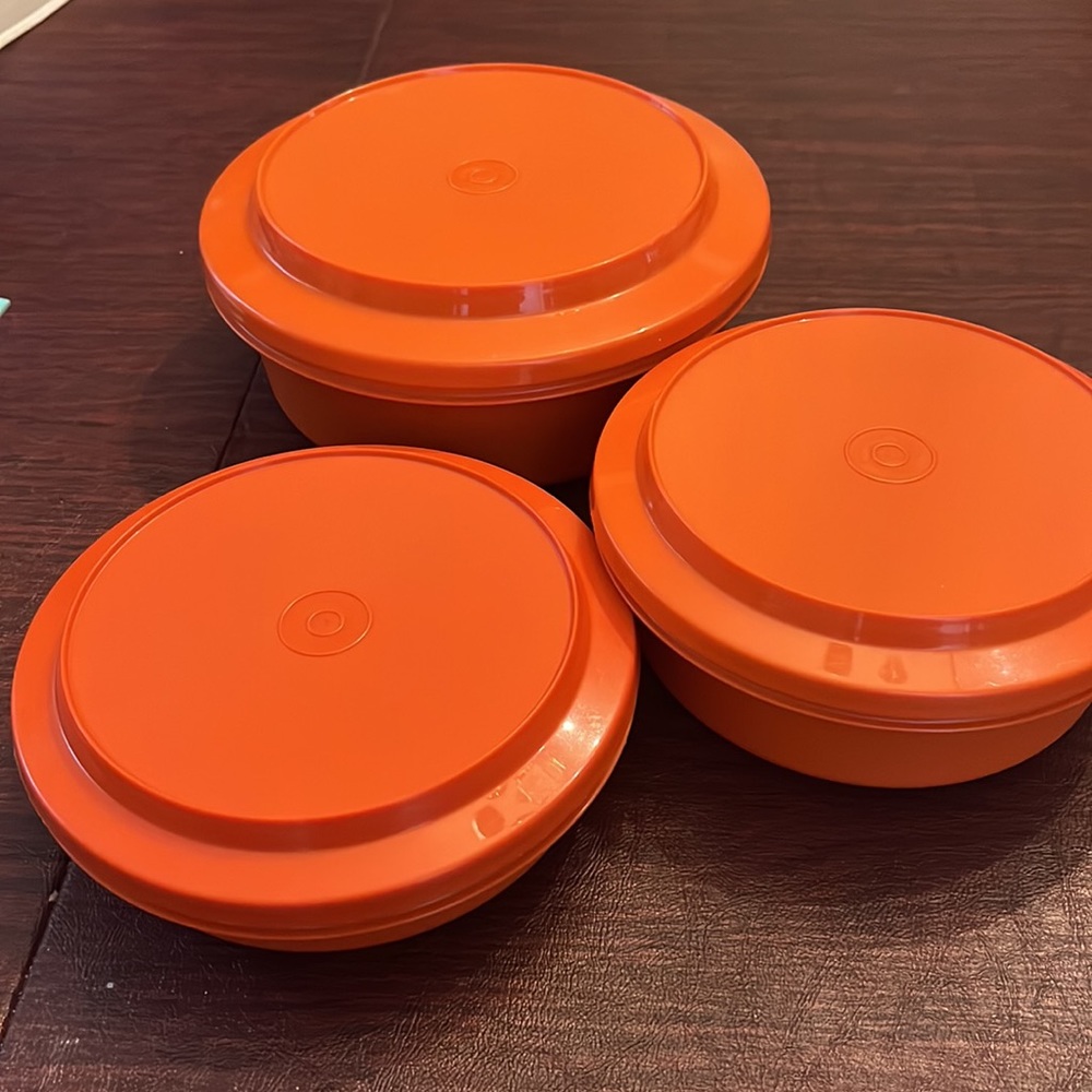 6 piece Tupperware Bowl set - Picture 2 of 5
